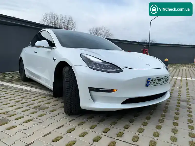 Tesla Model 3 2018, фото з оголошення 2 з 20, VIN 5YJ3E1EA3JF014886