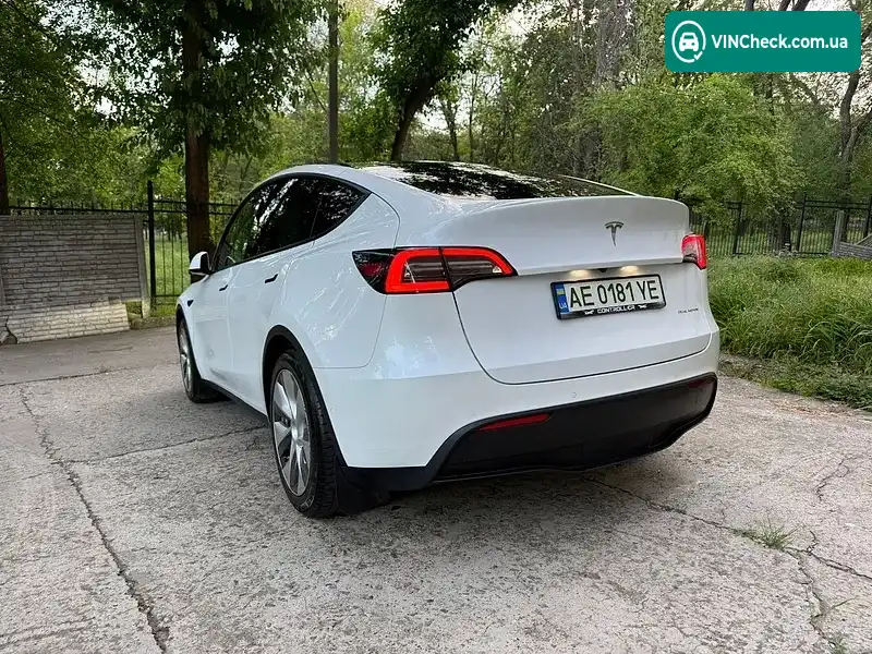 Tesla Model Y 2021, фото з оголошення 2 з 11, VIN 5YJYGAEE4MF194452