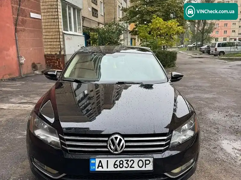 Volkswagen Passat 2012, фото з оголошення 2 з 14, VIN 1VWBP7A3XCC103691