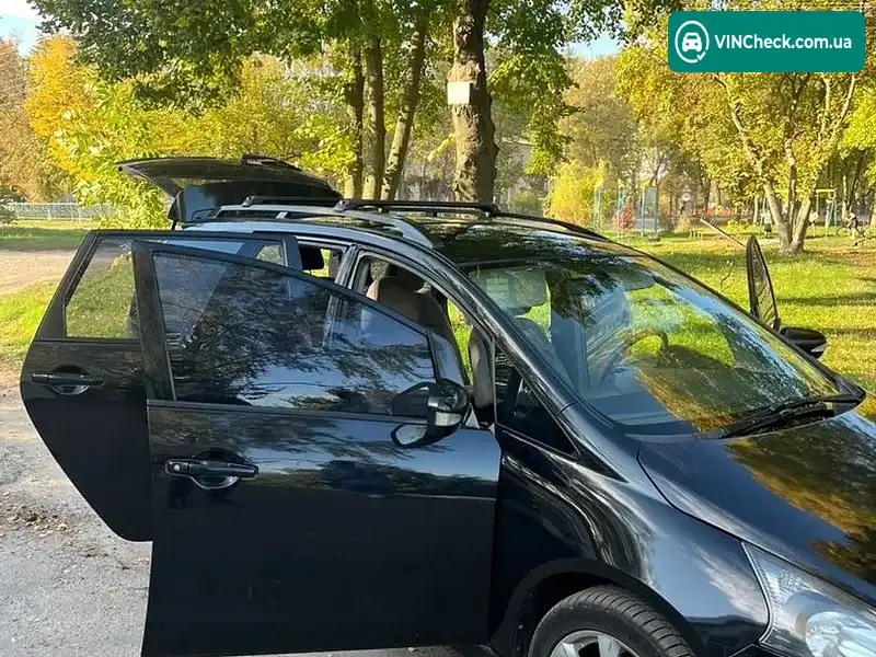 Mitsubishi Grandis 2004, фото з оголошення 2 з 16, VIN JMBLRNA4W4Z002845