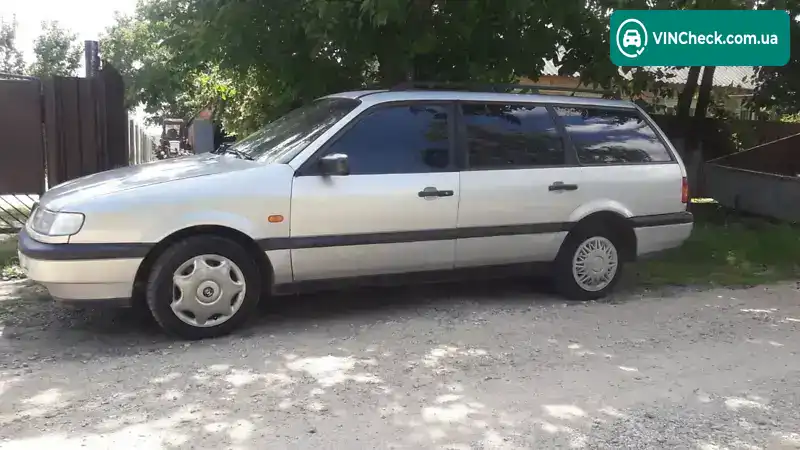 Volkswagen Passat 1995, фото з оголошення 2 з 20, VIN WVWZZZ3AZSE133512
