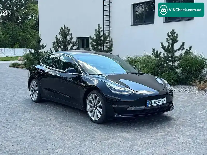 Tesla Model 3 2018, фото з оголошення 2 з 10, VIN 5YJ3E1EB8JF084716