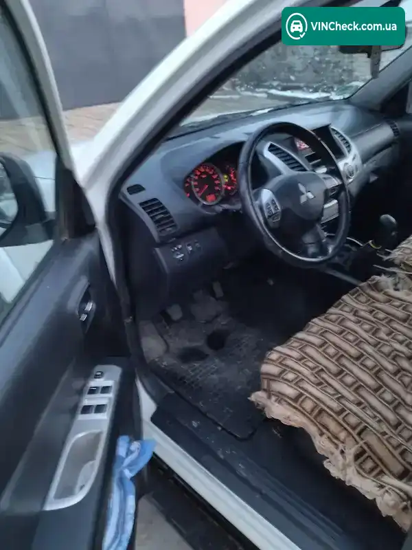 Mitsubishi L 200 2015, фото з оголошення 2 з 6, VIN MMCJNKB40FD010164