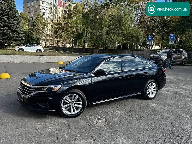 Volkswagen Passat 2020, фото з оголошення 2 з 15, VIN 1VWSA7A3XLC015726
