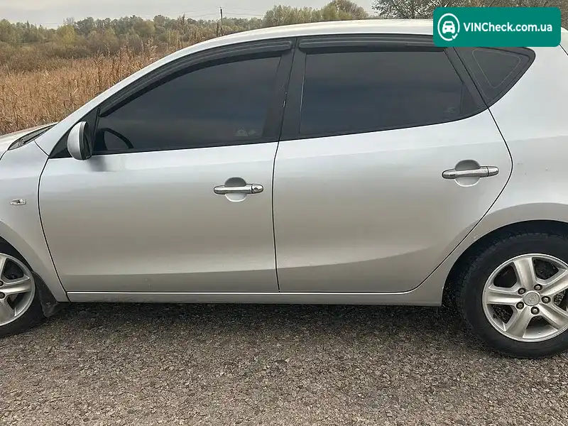 Hyundai i30 2010, фото з оголошення 2 з 9, VIN TMADB51CAAJ066201