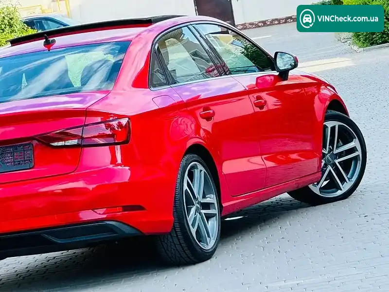 Audi A3 2019, фото з оголошення 2 з 20, VIN WAUAUGFF1KA117058