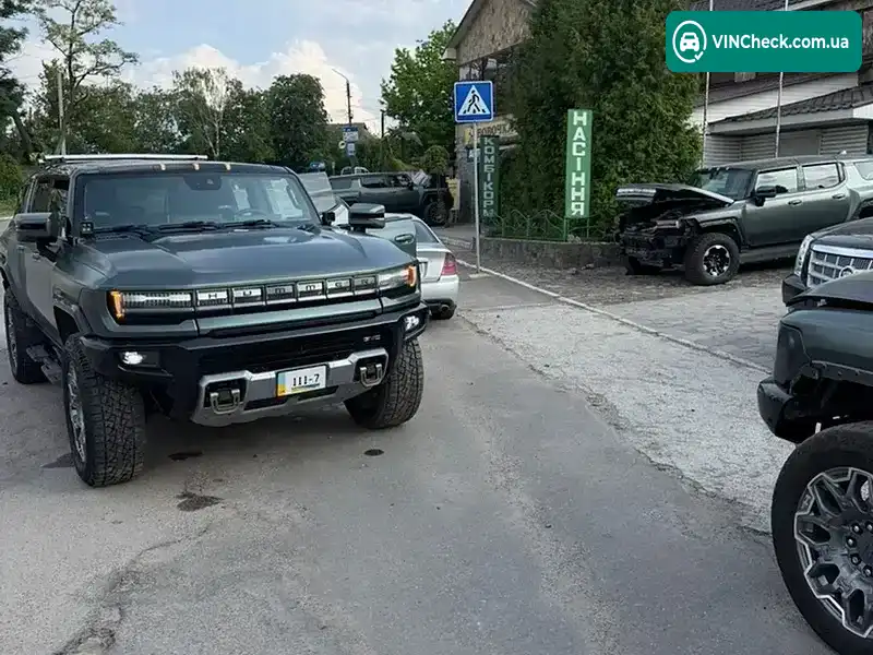 Hummer EV SUV 2023, фото з оголошення 2 з 17, VIN 1GKB0RDC1RU103584