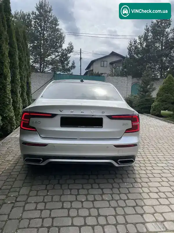 Volvo S60 2022, фото з оголошення 1 з 13, VIN 7JRL12FZ2NG177659
