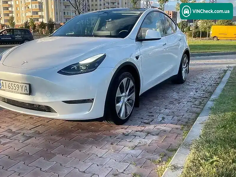 Tesla Model Y 2024, фото з оголошення 2 з 20, VIN 7SAYGDEE4RF076039