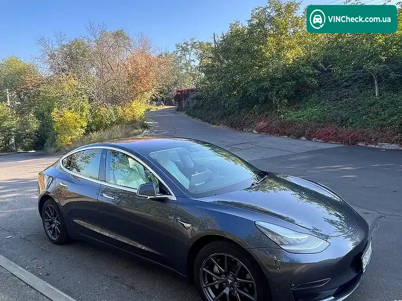 Tesla Model 3 2018, фото з оголошення 2 з 18, VIN 5YJ3E1EB5JF170159