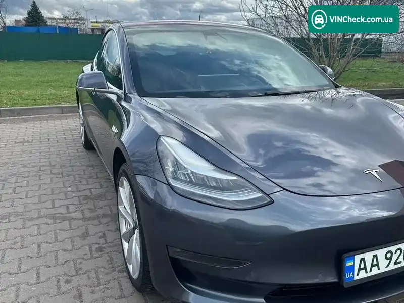 Tesla Model 3 2018, фото з оголошення 2 з 13, VIN 5YJ3E1EAXJF017722
