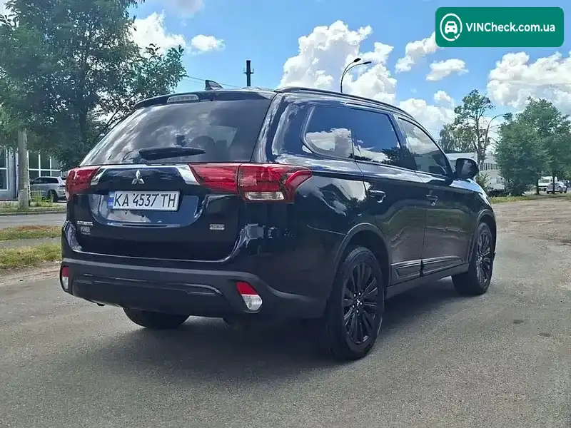 Mitsubishi Outlander 2020, фото з оголошення 2 з 16, VIN JA4AZ3A38LZ036016