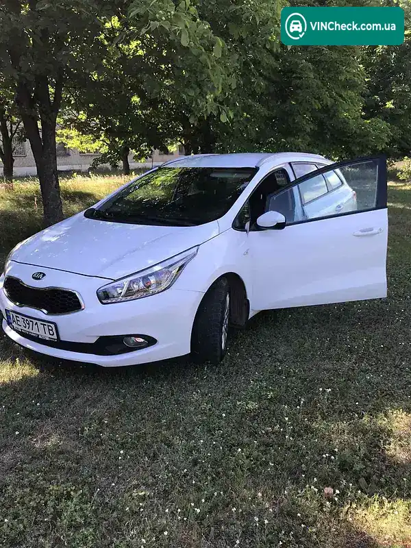 Kia Ceed 2015, фото з оголошення 2 з 20, VIN U5YHM816AFL142176
