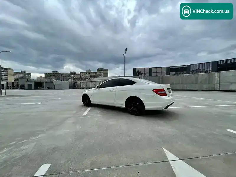 Mercedes-Benz C-Class 2011, фото з оголошення 2 з 20, VIN WDD2043471F724317