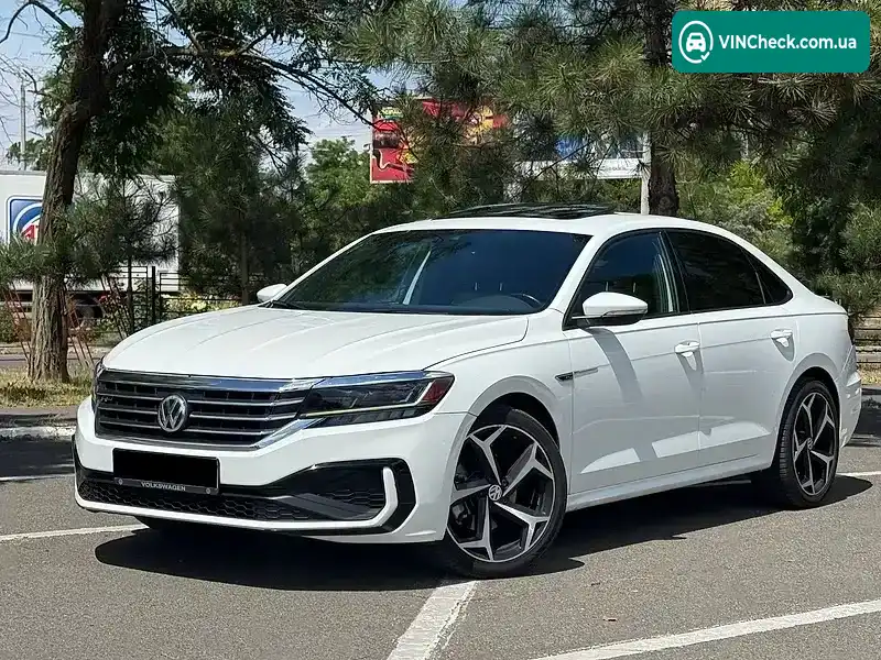 Volkswagen Passat 2021, фото з оголошення 2 з 20, VIN 1VWMA7A3XMC009693