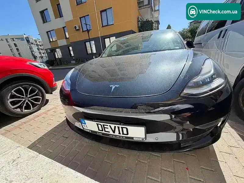 Tesla Model 3 2018, фото з оголошення 1 з 11, VIN 5YJ3E1EA7JF157520