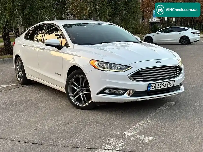 Ford Fusion 2017, фото з оголошення 2 з 20, VIN 3FA6P0LU0HR356776