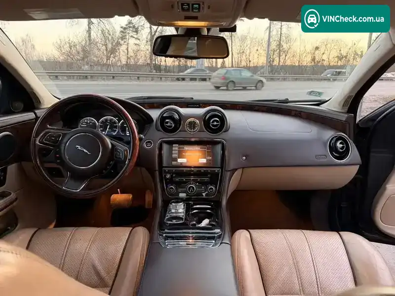 Jaguar XJ 2015, фото з оголошення 2 з 20, VIN SAJWA2GZ4F8V82655