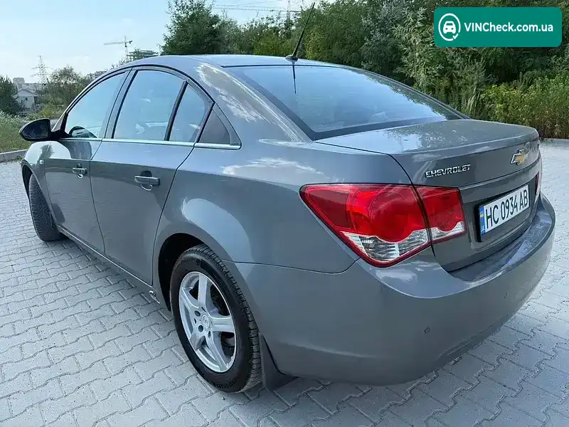 Chevrolet Cruze 2010, фото з оголошення 2 з 17, VIN KL1JF69RJAK699369