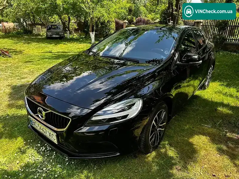 Volvo V40 2016, фото з оголошення 2 з 14, VIN YV1MV7431H2380965
