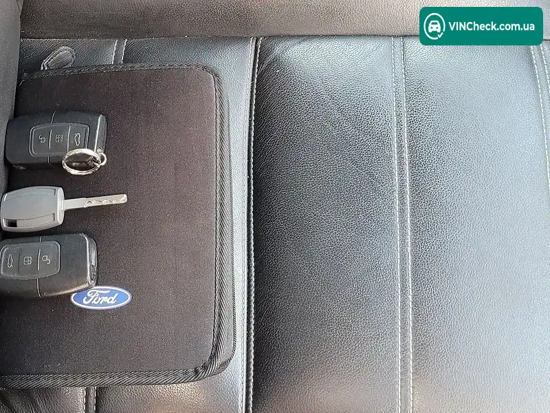 Ford Kuga 2011, фото з оголошення 2 з 20, VIN WF0RXXGCDRBC30273
