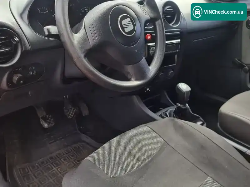 SEAT Ibiza 2004, фото з оголошення 2 з 10, VIN VSSZZZ6LZ5R008455