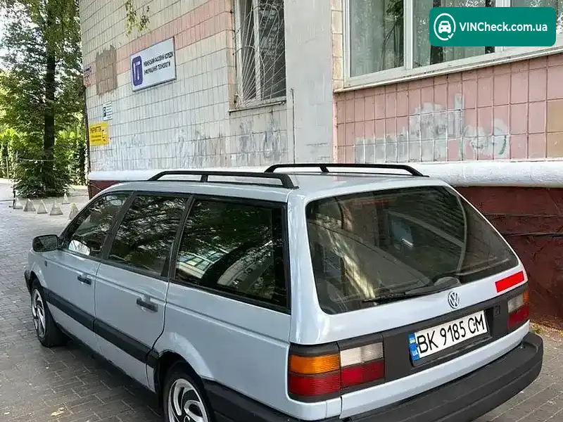Volkswagen Passat 1992, фото з оголошення 2 з 20, VIN WVWZZZ31ZNB010548