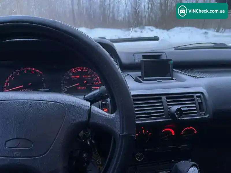Mitsubishi Galant 1990, фото з оголошення 2 з 13, VIN JMBLNE32ALZ500306