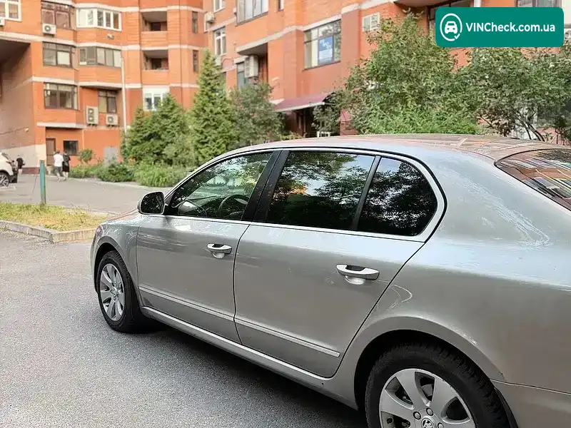 Skoda Superb 2014, фото з оголошення 2 з 20, VIN TMBAB63T4EB300885
