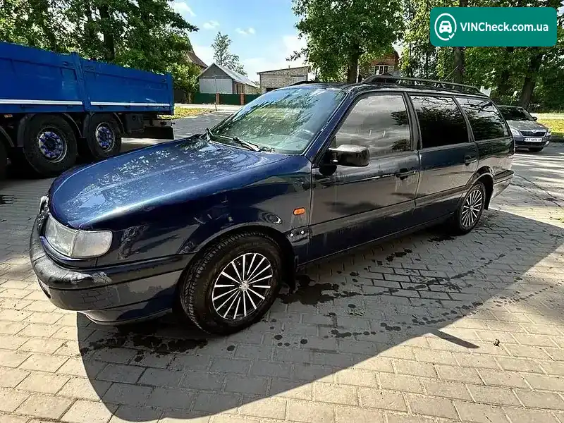 Volkswagen Passat 1993, фото з оголошення 1 з 11, VIN WVWZZZ3AZRE085588