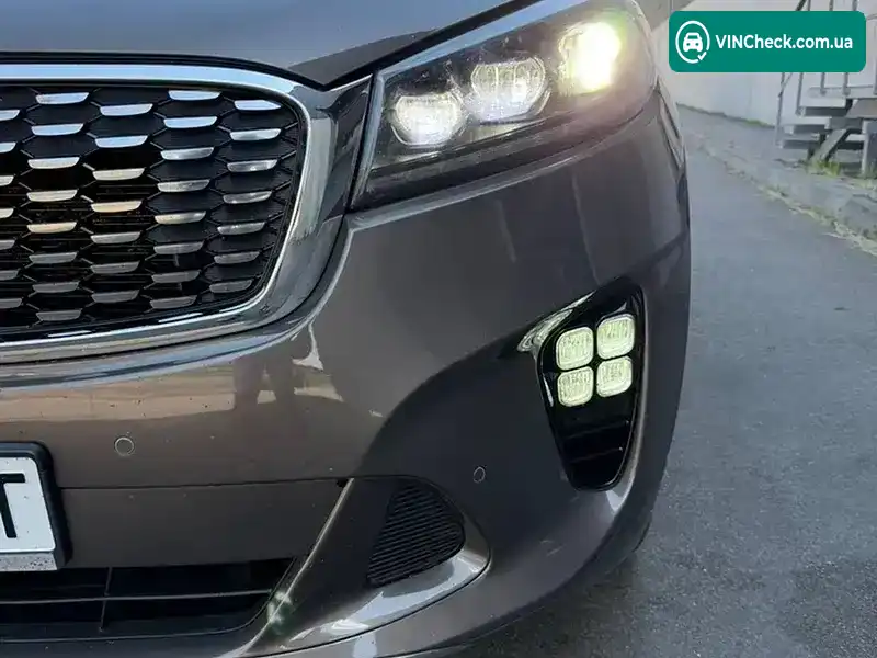 Kia Sorento 2018, фото з оголошення 2 з 20, VIN 5XYPKDA53KG532141