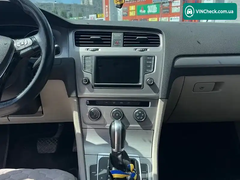 Volkswagen Golf 2016, фото з оголошення 1 з 10, VIN 3VW217AU1GM052001