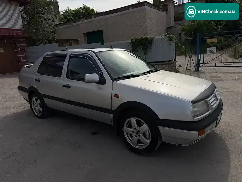 Volkswagen Vento 1992, фото з оголошення 1 з 20, VIN WVWZZZ1HZNW388432