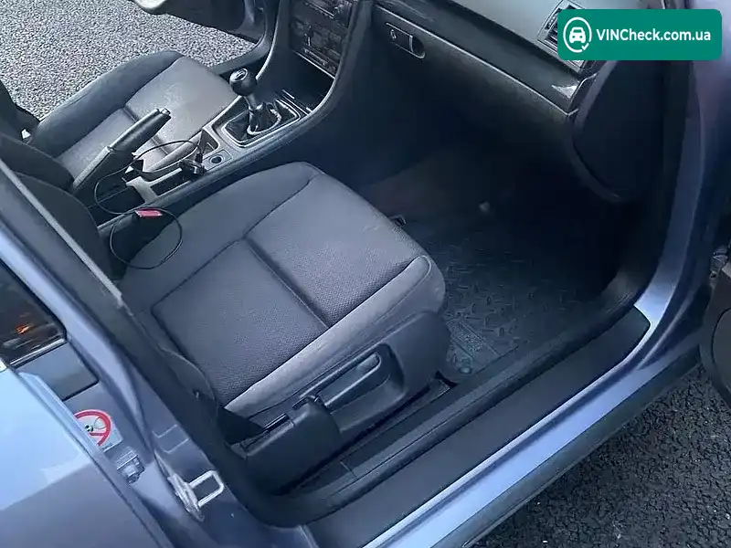 Audi A4 2004, фото з оголошення 2 з 10, VIN WAUZZZ8EX4A205131