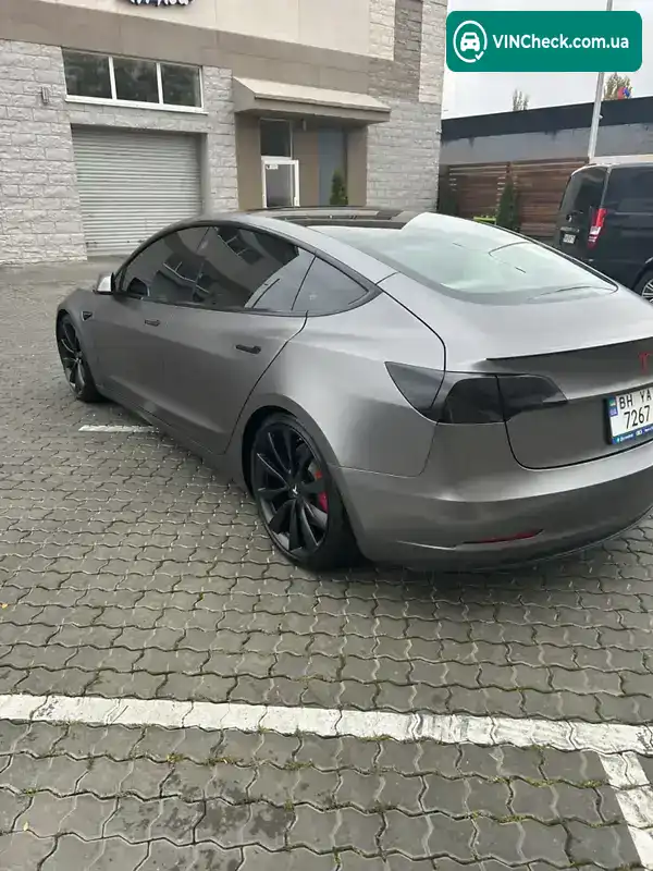 Tesla Model 3 2018, фото з оголошення 2 з 8, VIN 5YJ3E1EB2JF079432