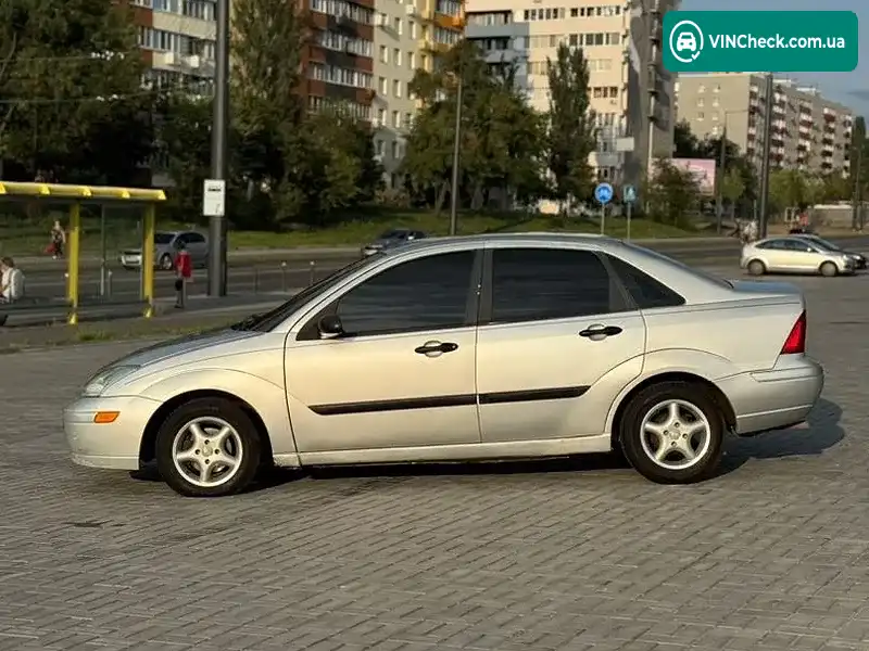 Ford Focus 2003, фото з оголошення 2 з 11, VIN 1FAFP33P04W115013