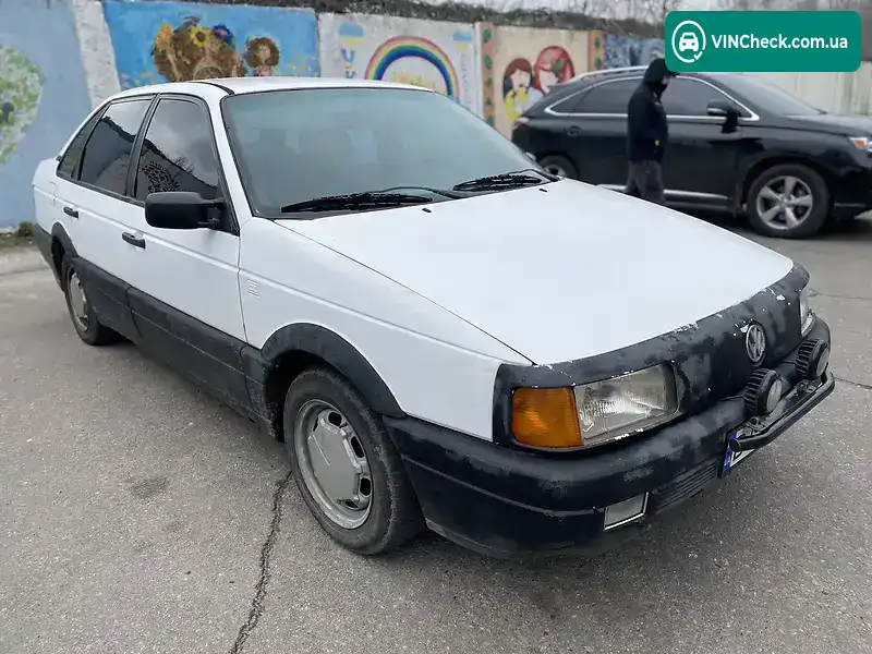 Volkswagen Passat 1988, фото з оголошення 2 з 9, VIN WVWZZZ31ZJE016827