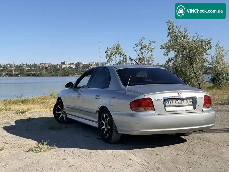 Hyundai Sonata 2004, фото з оголошення 2 з 10, VIN KMHEM41BP4A998024