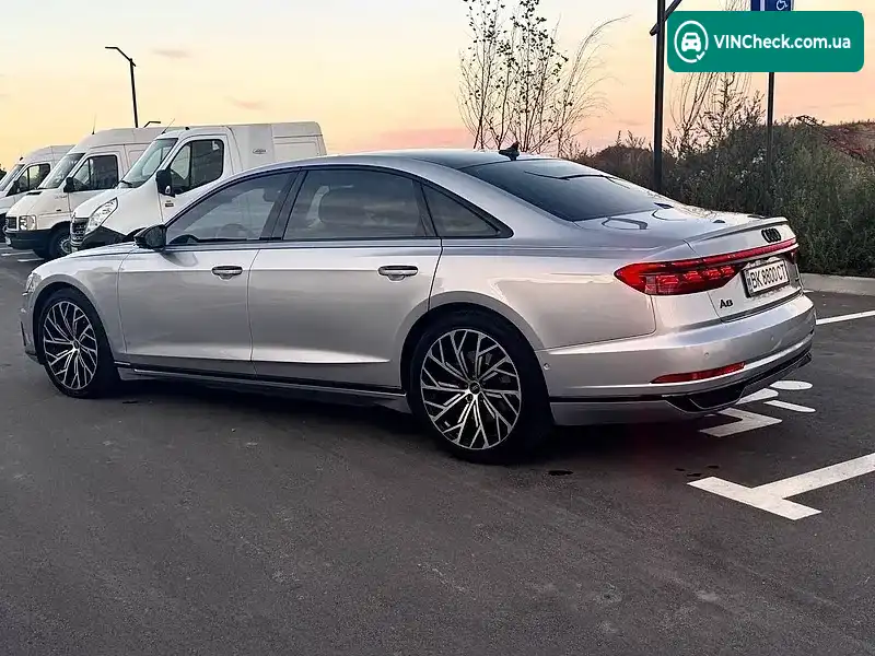 Audi A8 2019, фото з оголошення 2 з 16, VIN WAU8EAF83KN023895