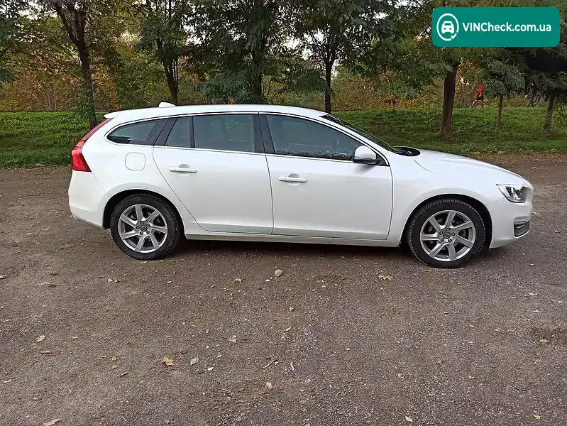 Volvo V60 2013, фото з оголошення 2 з 20, VIN YV1FW848BE1158022
