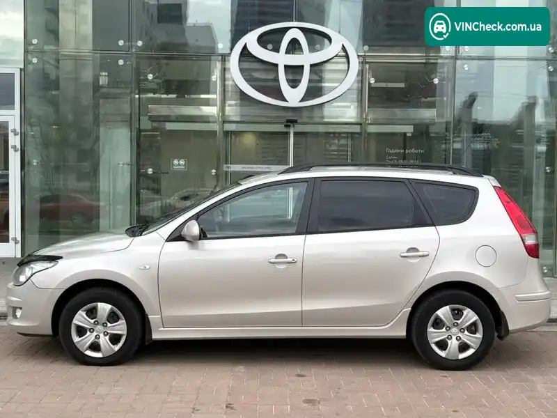 Hyundai i30 2011, фото з оголошення 2 з 18, VIN TMADB81SBBJ075339