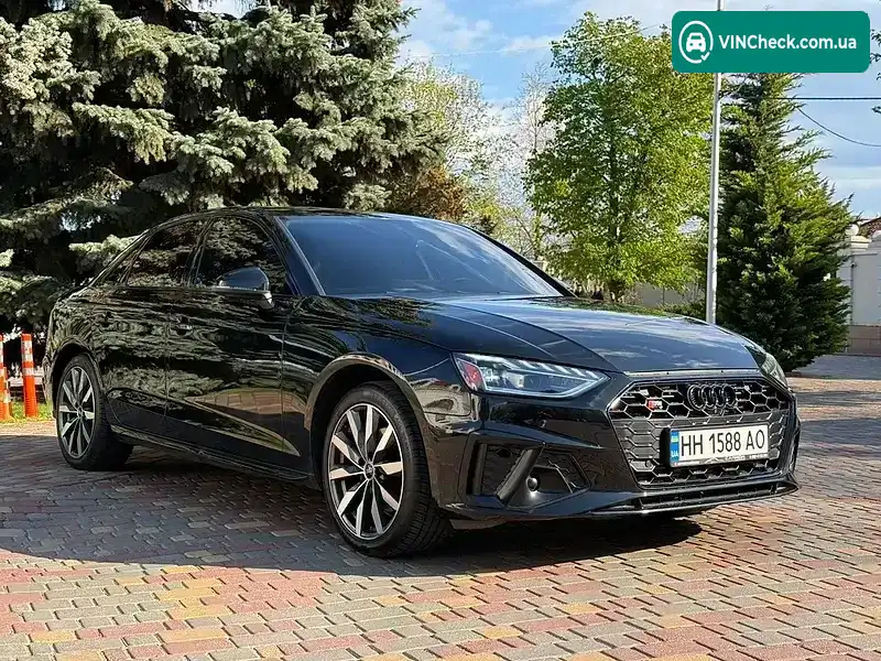 Audi A4 2021, фото з оголошення 2 з 11, VIN WAUBBAF44NA004540
