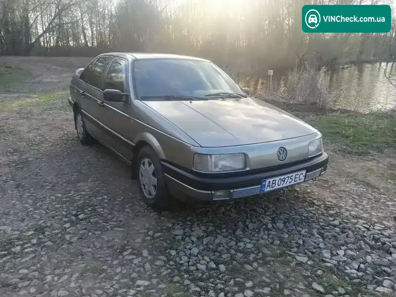 Volkswagen Passat 1988, фото з оголошення 1 з 21, VIN WVWZZZ31ZJE000996