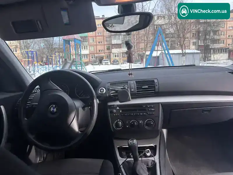 BMW 1 Series 2006, фото з оголошення 2 з 6, VIN WBAUF31090PY26639