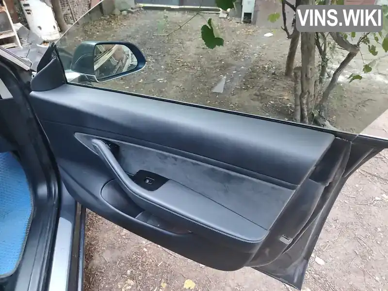 Tesla Model 3 2018, фото з оголошення 2 з 13, VIN 5YJ3E1EA8JF101604