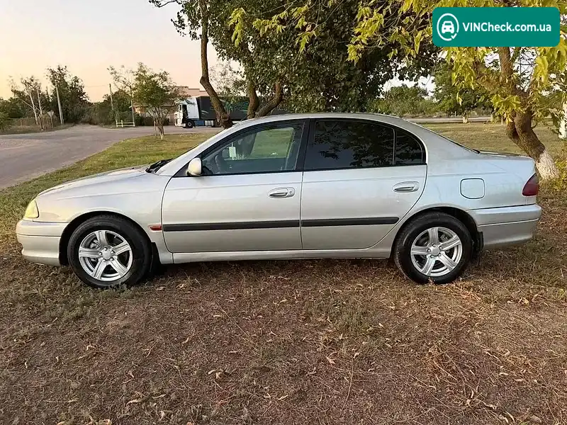 Toyota Avensis 2001, фото з оголошення 1 з 17, VIN SB153DBN00E023743