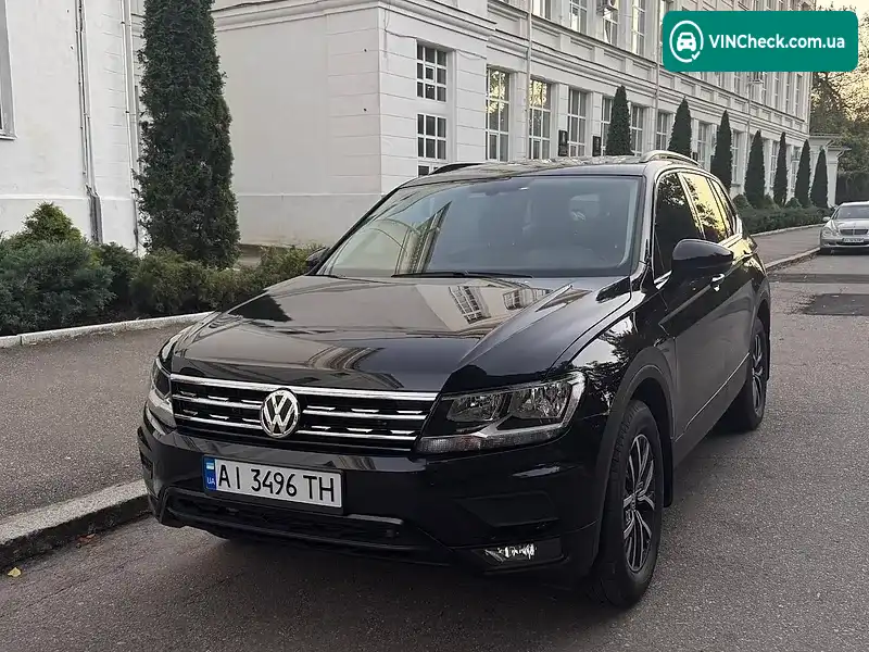 Volkswagen Tiguan 2018, фото з оголошення 2 з 17, VIN 3VV3B7AX4KM065351