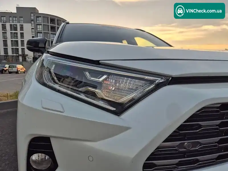 Toyota RAV4 2021, фото з оголошення 1 з 20, VIN JTMW23FV30D518346