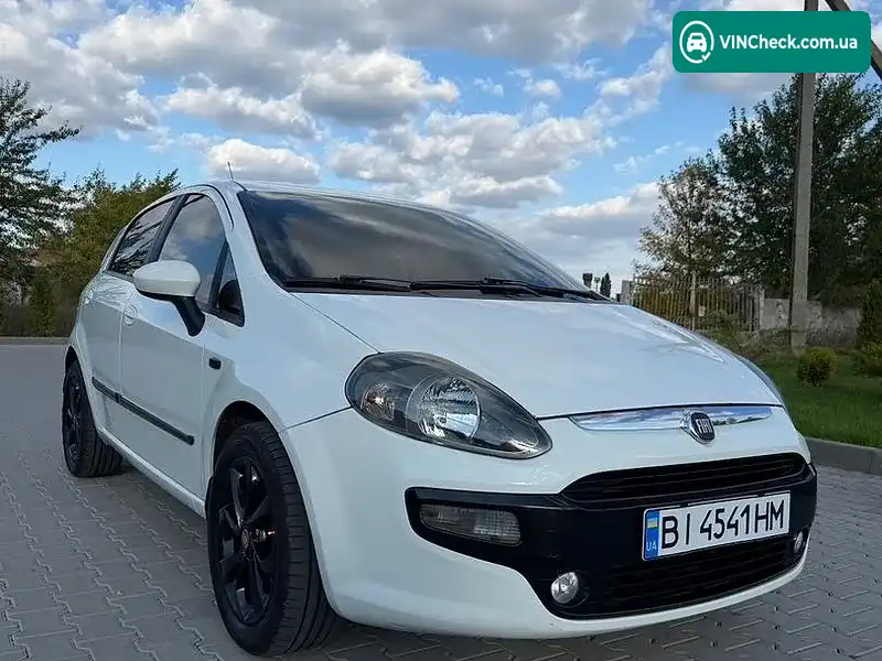 Fiat Punto 2011, фото з оголошення 2 з 20, VIN ZFA19900001732232