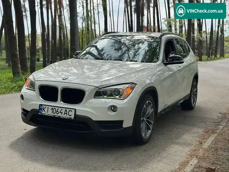 BMW X1 2012, фото з оголошення 2 з 16, VIN WBAVM5C50DVV89488
